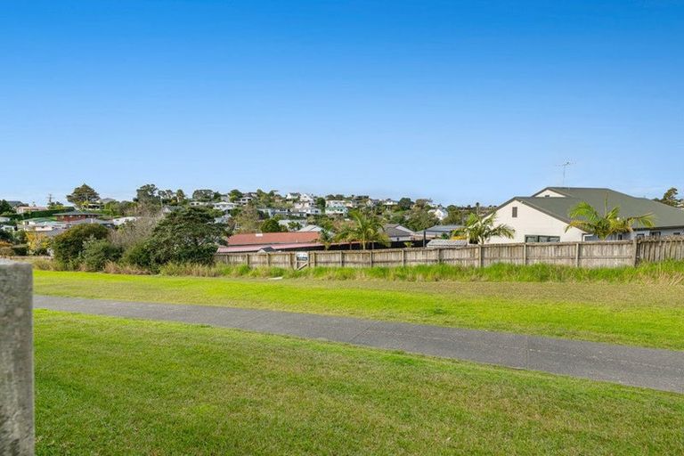 Photo of property in 24 Jean Place, Stanmore Bay, Whangaparaoa, 0932