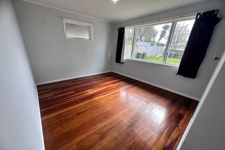 Photo of property in 31 Fairclough Road, Beach Haven, Auckland, 0626