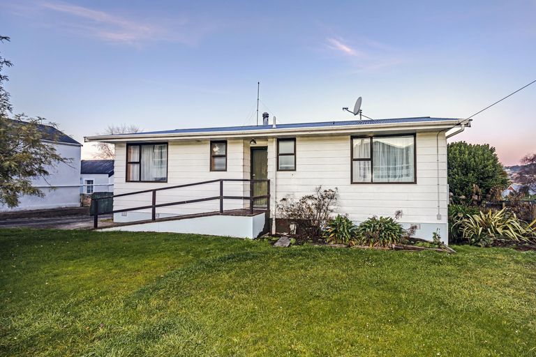 Photo of property in 25 Mersey Street, South Hill, Oamaru, 9400