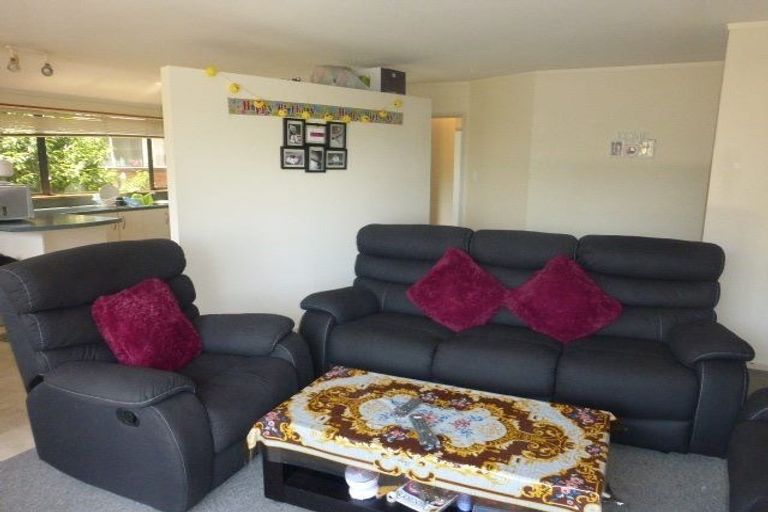 Photo of property in 50a Edmonton Road, Henderson, Auckland, 0612