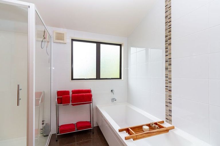 Photo of property in 6 Hanmer Place, Highbury, Palmerston North, 4412