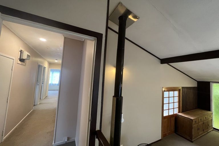 Photo of property in 56 Universal Drive, Henderson, Auckland, 0610