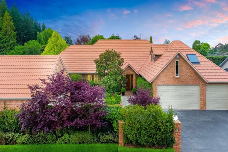 Photo of property in 6 Westall Lane, Avonhead, Christchurch, 8042