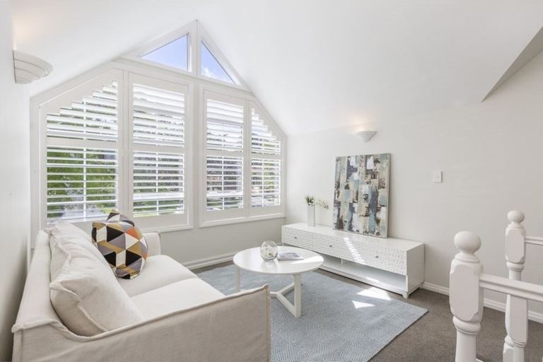 Photo of property in 1/48 Seaton Road, Murrays Bay, Auckland, 0630