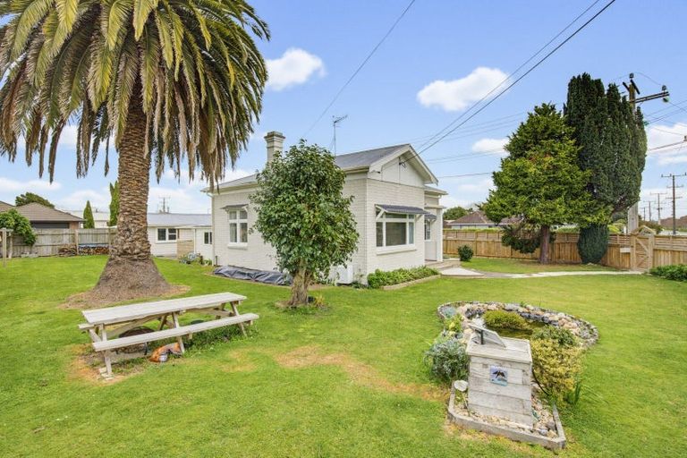 Photo of property in 55 Mako Mako Road, Levin, 5510