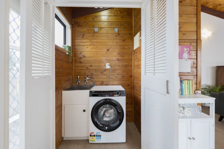 Photo of property in 2/391 West Coast Road, Glen Eden, Auckland, 0602