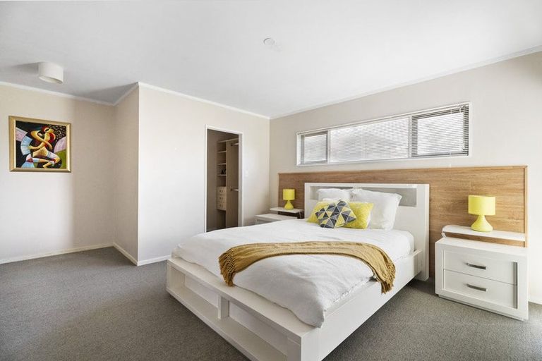 Photo of property in 21 Red Beach Road, Red Beach, 0932