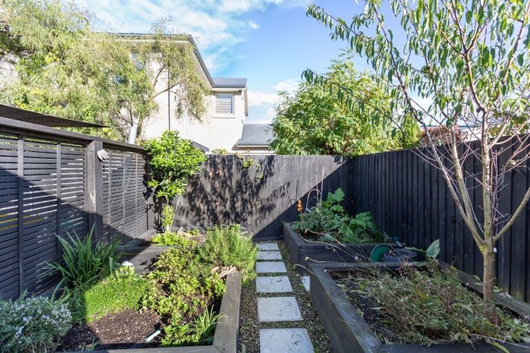 Photo of property in 1/31a Lansbury Avenue, Strowan, Christchurch, 8052