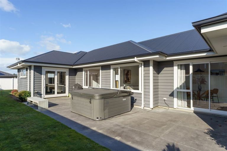 Photo of property in 2 Beachvale Drive, Kaiapoi, 7630