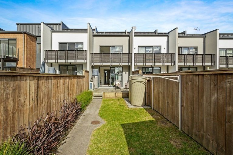 Photo of property in 176 Hobsonville Point Road, Hobsonville, Auckland, 0616