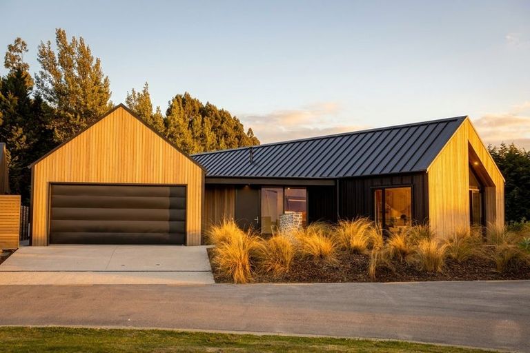 Photo of property in Kawarau Heights, 4 Carrick Lane, Lake Hayes, Queenstown, 9304
