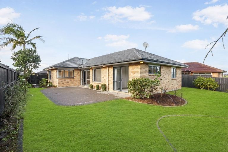 Photo of property in 34 Sandwick Drive, Weymouth, Auckland, 2103