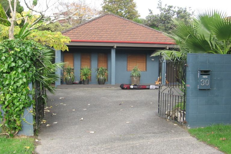Photo of property in 30 Maxwelton Drive, Mairangi Bay, Auckland, 0630