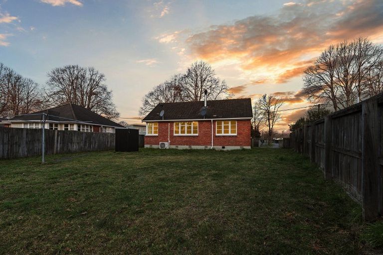 Photo of property in 8 Hooker Avenue, Bryndwr, Christchurch, 8053