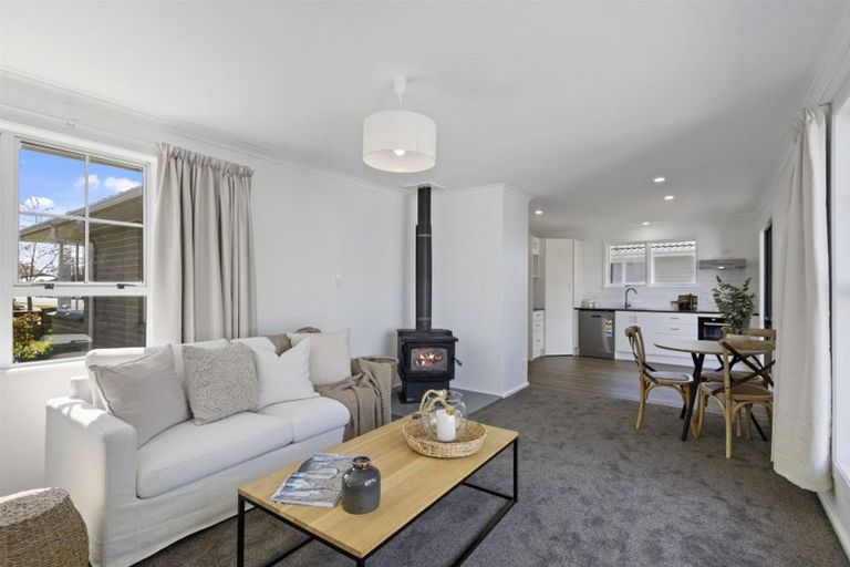 Photo of property in 38 Daniels Road, Redwood, Christchurch, 8051