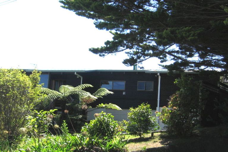 Photo of property in 2/1 Folkestone Street, Murrays Bay, Auckland, 0630