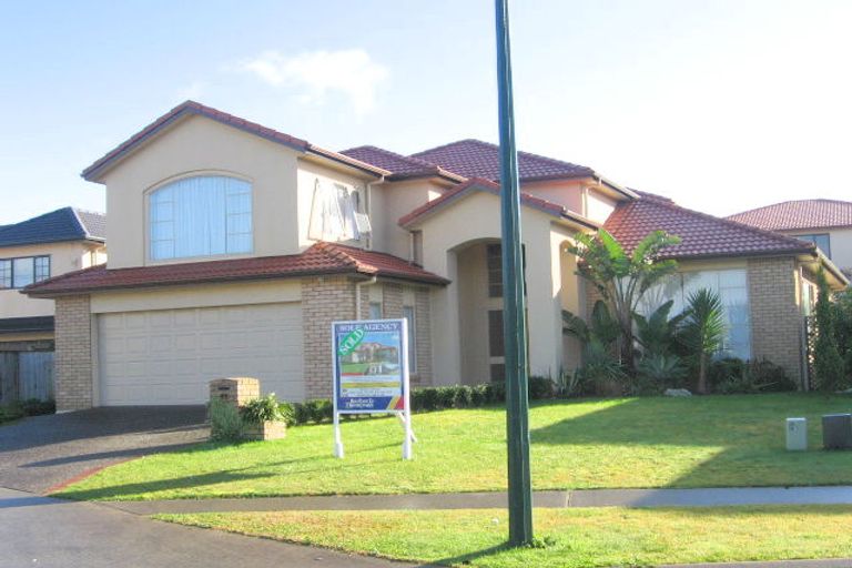 Photo of property in 37 Carousel Crescent, East Tamaki Heights, Auckland, 2016