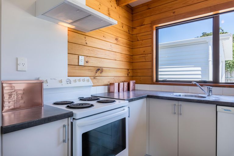 Photo of property in 114 Pooks Road, Ranui, Auckland, 0612