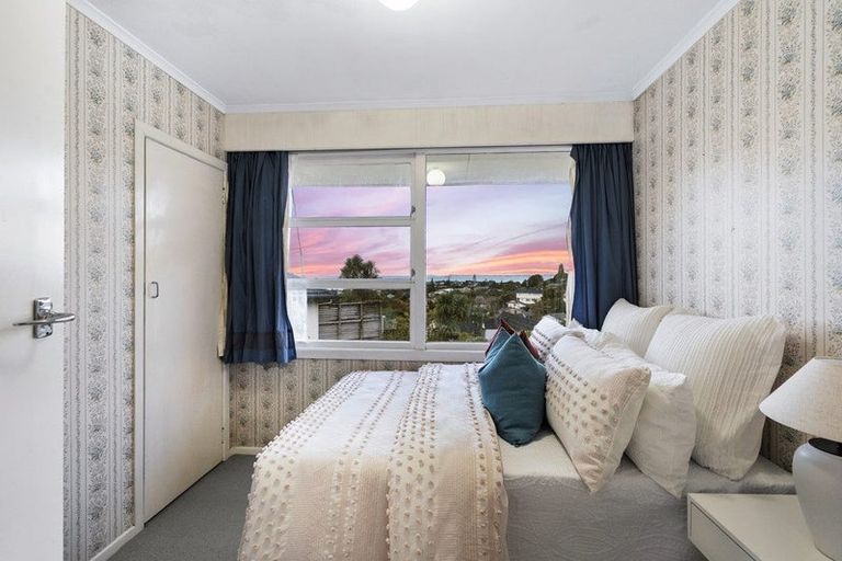 Photo of property in 1 Elizabeth Place, Mairangi Bay, Auckland, 0630