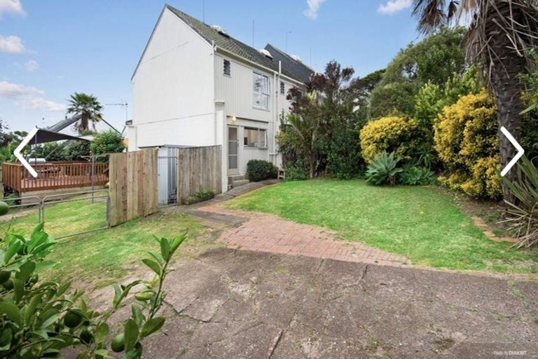 Photo of property in 7/106 West Coast Road, Glen Eden, Auckland, 0602