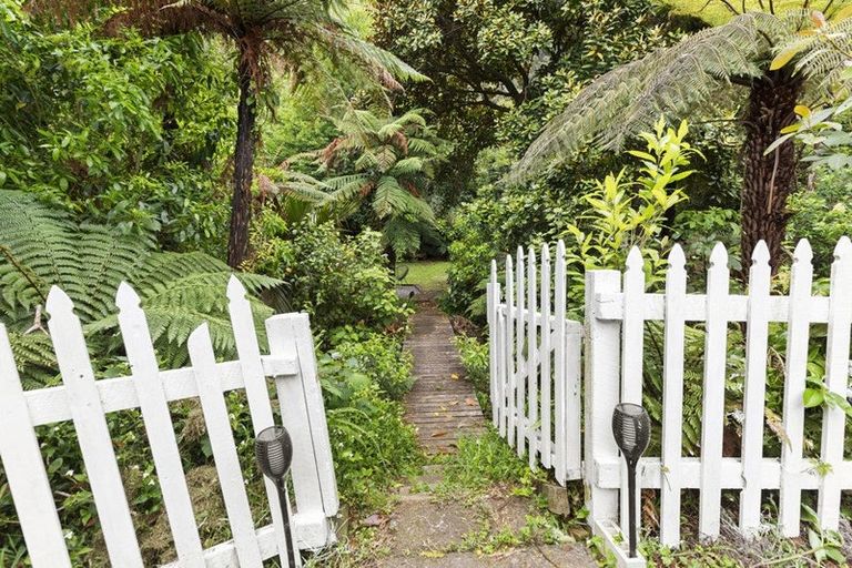 Photo of property in 63 Elmslie Road, Pinehaven, Upper Hutt, 5019