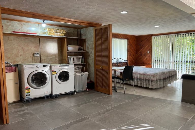 Photo of property in 49 Woodfern Crescent, Titirangi, Auckland, 0604