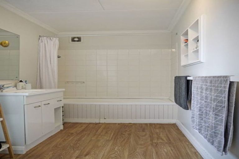 Photo of property in 6 Duppa Street, Berhampore, Wellington, 6023