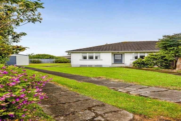 Photo of property in 13 Douglas Street, Hawera, 4610
