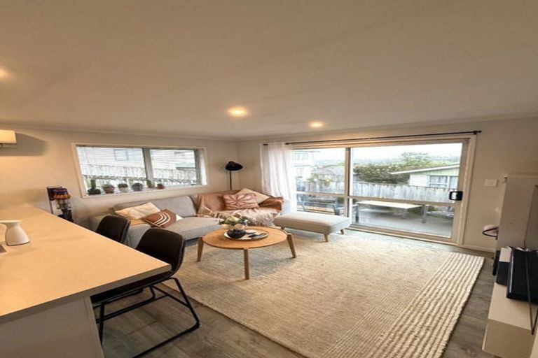 Photo of property in 11a Rishworth Avenue, Stanmore Bay, Whangaparaoa, 0932