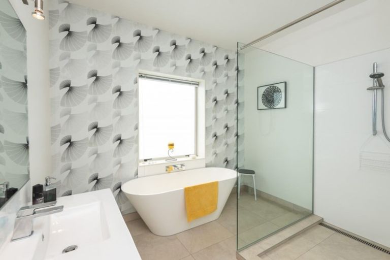 Photo of property in 90 Westholme Street, Strowan, Christchurch, 8052