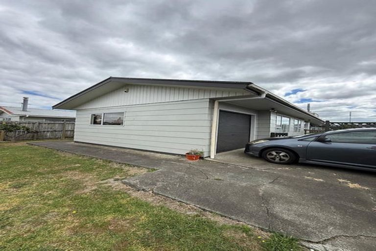 Photo of property in 2/100 Cargill Street, Papakura, 2110