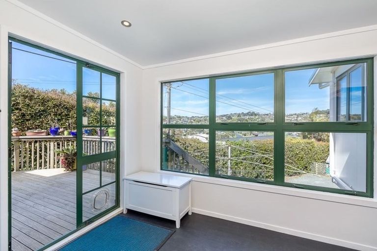 Photo of property in 284 Vipond Road, Stanmore Bay, Whangaparaoa, 0932