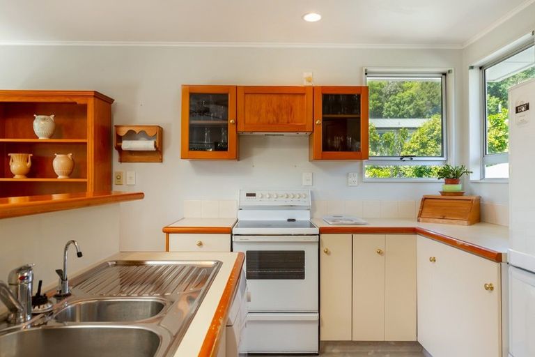 Photo of property in 32 Seaview Crescent, Picton, 7220