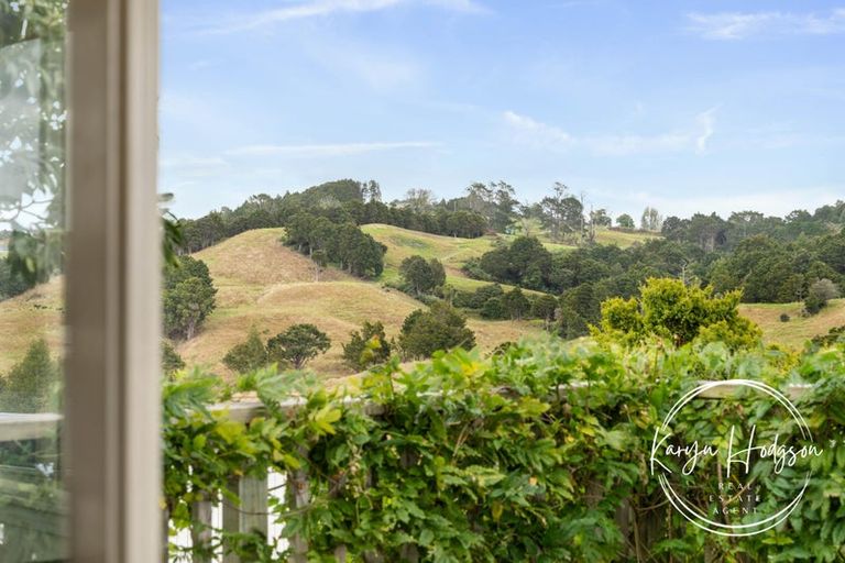 Photo of property in 12 Ash Grove, Maungaturoto, 0520