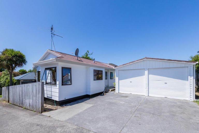 Photo of property in 114 Pooks Road, Ranui, Auckland, 0612