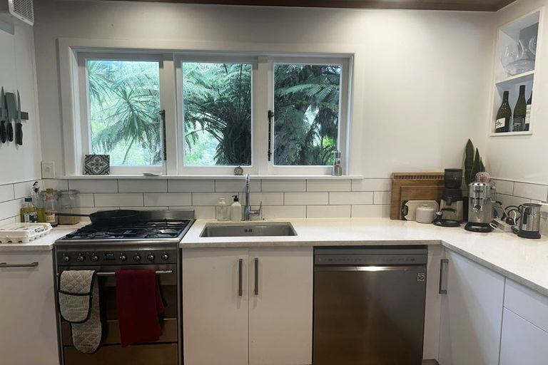 Photo of property in 802 West Coast Road, Oratia, Auckland, 0604