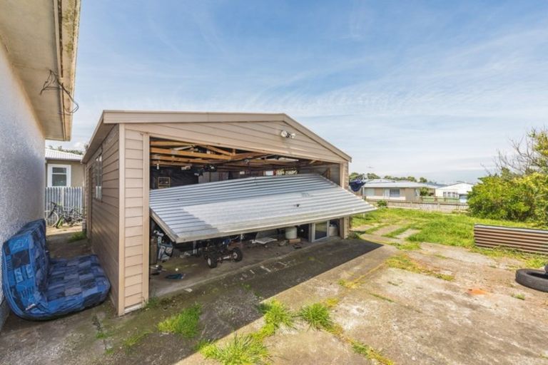 Photo of property in 70 Manuka Street, Castlecliff, Whanganui, 4501