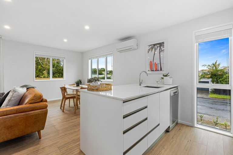 Photo of property in 82 Rosario Crescent, Red Beach, 0932