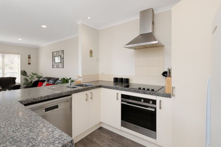 Photo of property in 3/19 Glencarron Place, Bethlehem, Tauranga, 3110