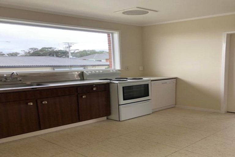 Photo of property in 1/36 Exmouth Road, Northcote, Auckland, 0627