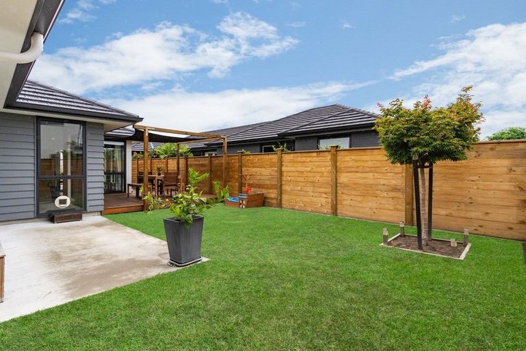 Photo of property in 7 Tuangi Way, Papamoa Beach, Papamoa, 3118
