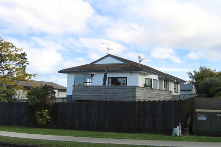 Photo of property in 5 Coubray Place, Botany Downs, Auckland, 2010