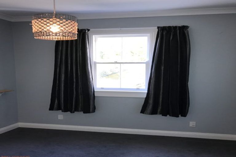 Photo of property in 30a Sutherland Crescent, Melrose, Wellington, 6023