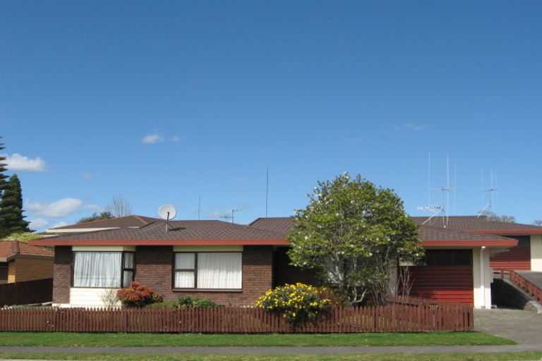 Photo of property in 14 Esmeralda Street, Welcome Bay, Tauranga, 3112