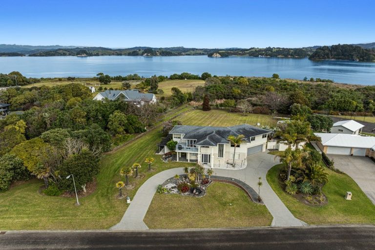 Photo of property in 26 Ohiwa Parade, Ohope, 3121