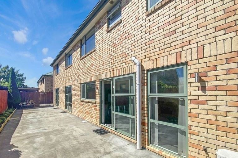 Photo of property in 100 Rattray Street, Riccarton, Christchurch, 8041