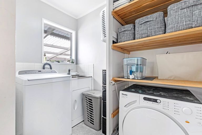 Photo of property in 16 Burtts Road, Durie Hill, Whanganui, 4500