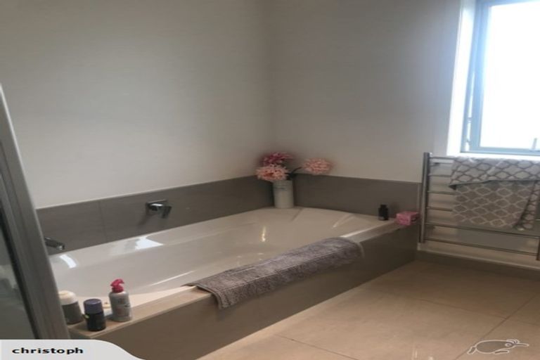 Photo of property in 49 Hollowout Street, Takanini, 2112