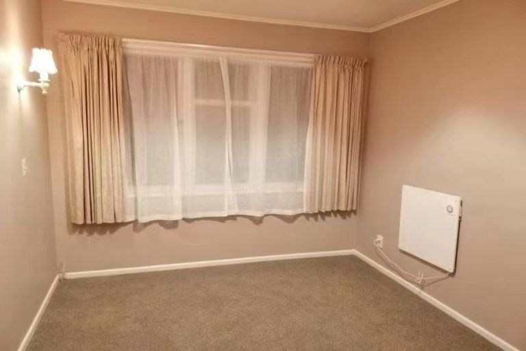 Photo of property in 32 Arapiko Street, Johnsonville, Wellington, 6037
