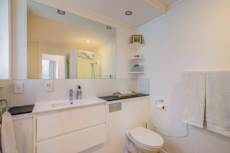 Photo of property in 146a The Esplanade, Houghton Bay, Wellington, 6023